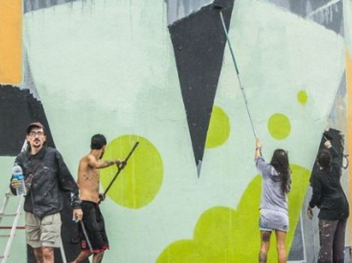 Grafiteiros fazem movimento em homenagem a jovem morto enquanto grafitava em Macaé