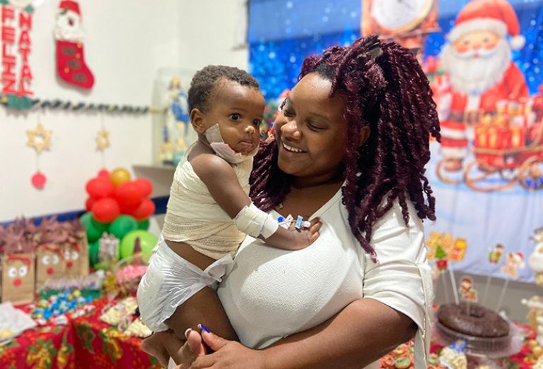 HFM em Campos contou com ação natalina na pediatria