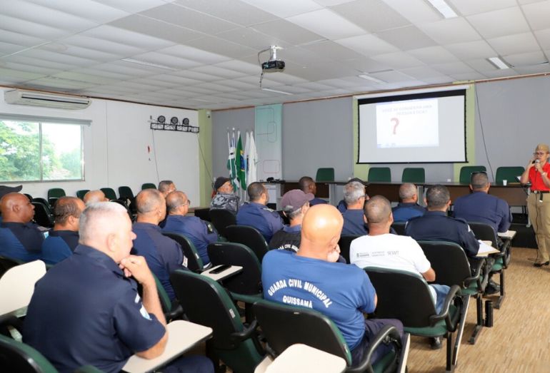 Agentes de trânsito de Quissamã possam por qualificação. Confira os detalhes