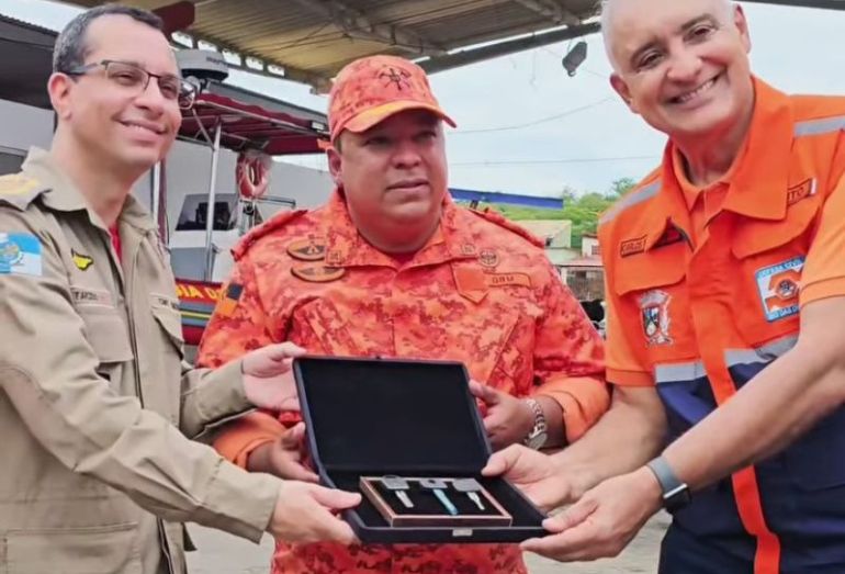 Secretário estadual de Defesa Civil promove entrega de equipamentos em Rio das Ostras