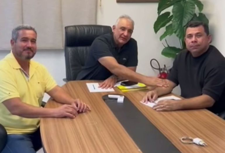 Prefeito de Rio das Ostras tem reunião para ouvir demandas de vereadores da base