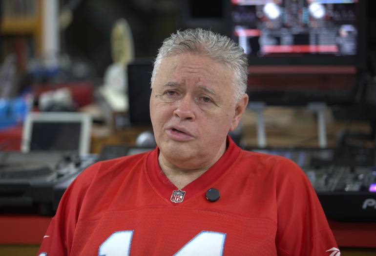 DJ Marlboro analisa importância do Rap da Felicidade: “A gente tem que adotar as favelas”