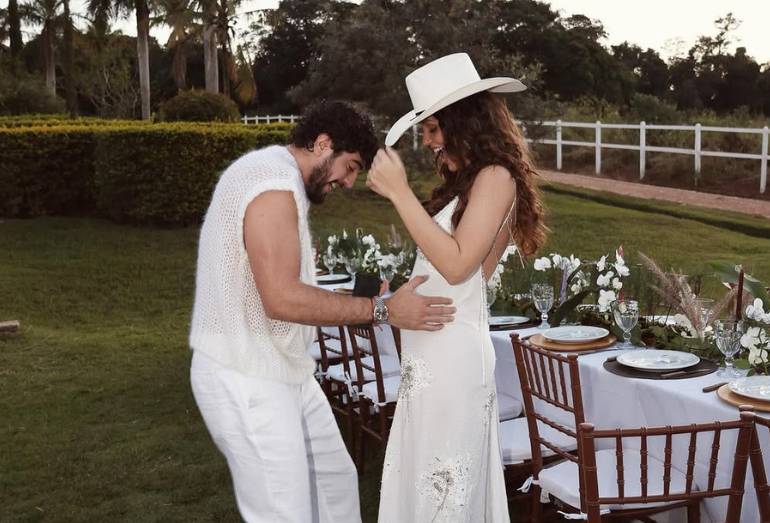 Zuza vem aí! Rafa Kalimann e Nattan descobrem que serão pais de uma menina