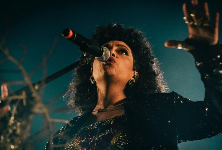 Thati Dias se apresenta de graça nesse sábado, 16, em Lumiar, na Região Serrana