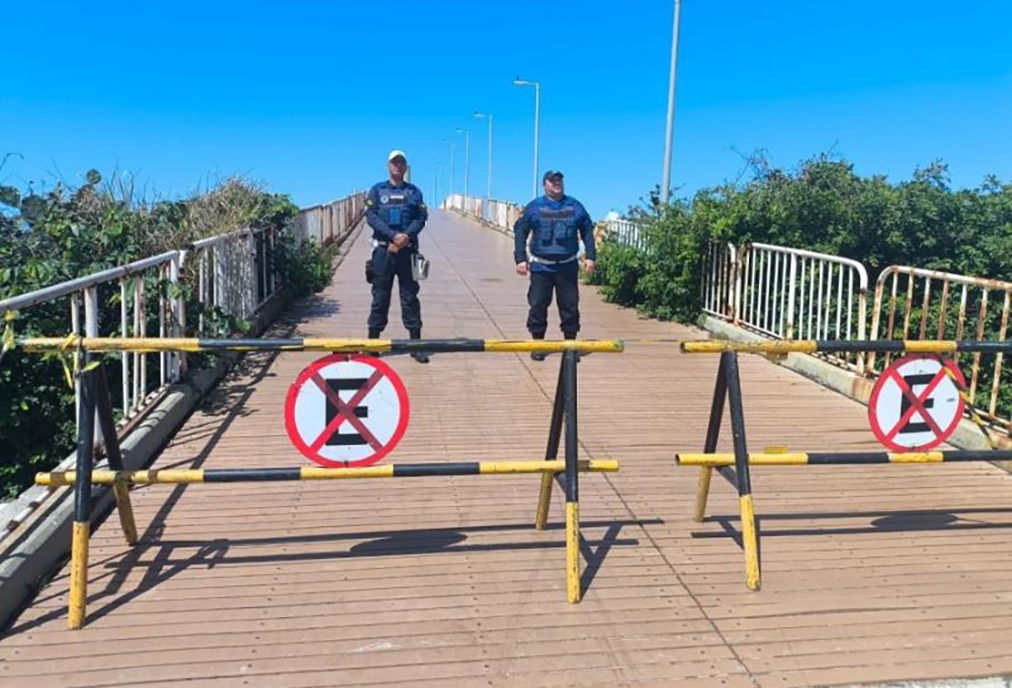 Vítima de vandalismo, tradicional ponto turístico de Rio das Ostras é interditado