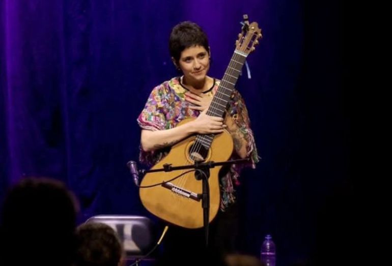 Teatro de Rio das Ostras recebe cantora Luísa Lacerda nessa quinta, 25