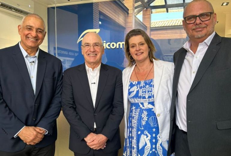 Presidente da Fecomércio-RJ visita Rio das Ostras em solenidade do Sindicomércio