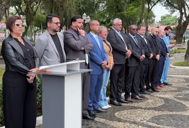 Ato público no Centro marca feriado da Independência em Silva Jardim