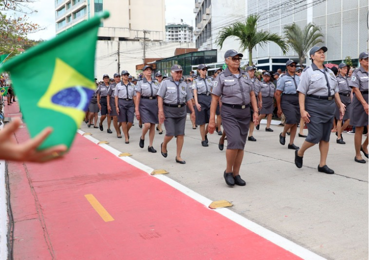 Desfile cívico movimenta Imbetiba e causa mudanças no trânsito neste domingo
