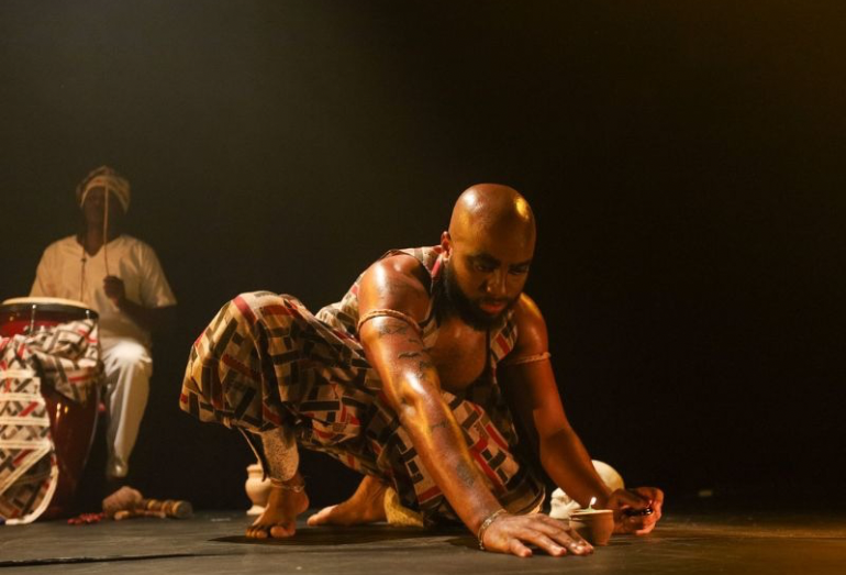 Ator e cantor Darling Mendonça reapresenta Carukango em Rio das Ostras