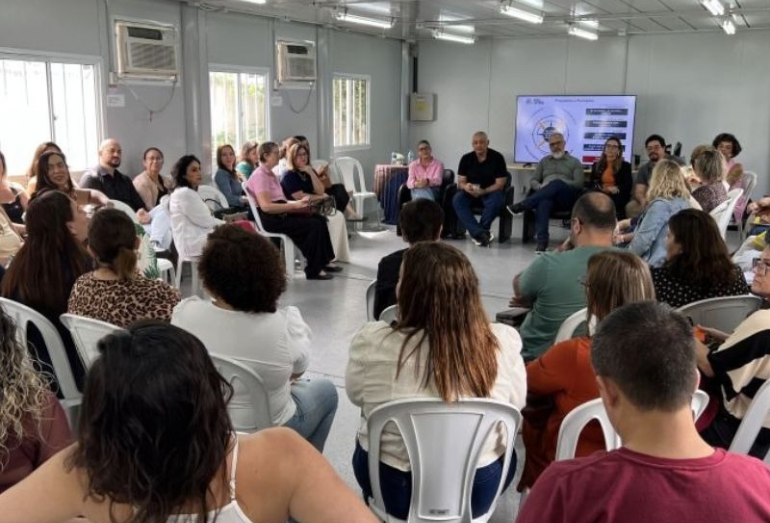 Rio das Ostras reforça importância da formação continuada de gestores escolares