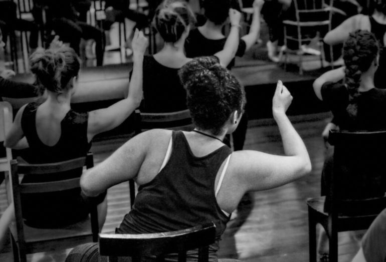 Atriz formada na Emart, em Macaé, ministra oficina gratuita em Rio das Ostras