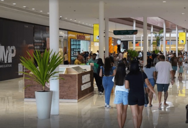 Lojas e praça de alimentação do Plaza Rio das Ostras terão horário estendido