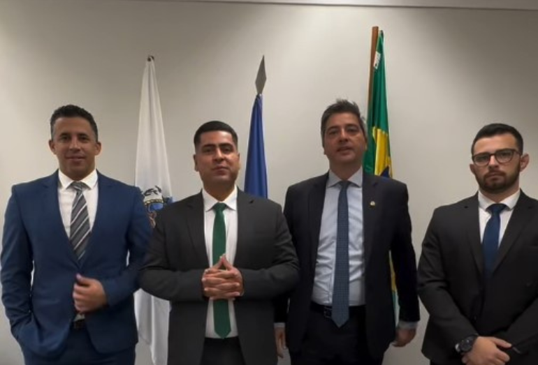 Prefeito de Carapebus firma parceria em Brasília e assegura investimento para educação