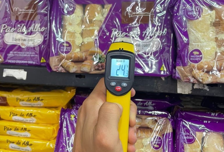 Fiscalização do Procon apreende quase 250 quilos de alimentos impróprios em mercado de Macaé