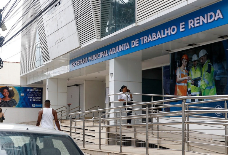 Mercado aquecido: Macaé abre 413 novas vagas, incluindo área offshore