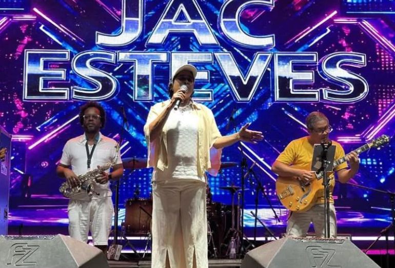 Palco do Sesc Verão tem show de artista local nesse sábado, 31, em Rio das Ostras