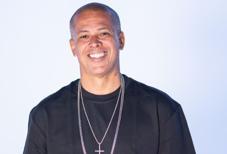 Sesc Verão traz Leandro Sapucahy e Pique Novo para Barra de São João nesse fim de semana