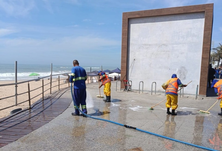 Ação integrada recupera a Praia dos Cavaleiros poucas horas após o Réveillon