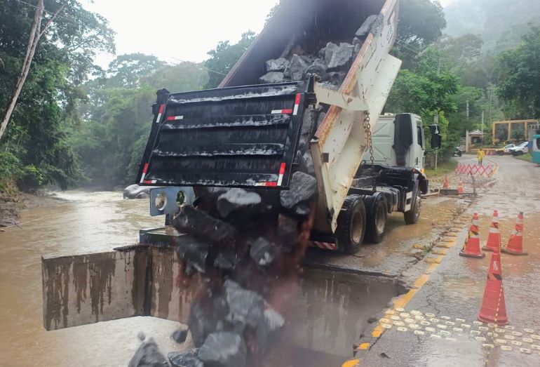 Sistema de baixa pressão mantém tempo instável em Macaé