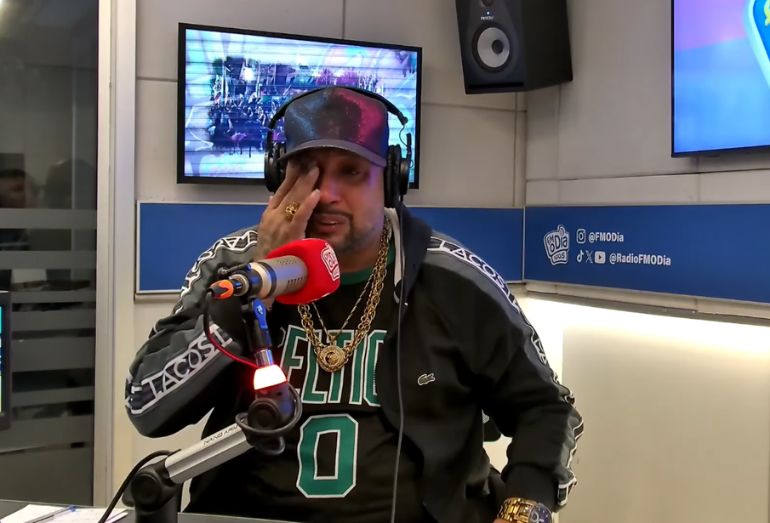 MC Frank vai às lágrimas com declaração para a esposa ao vivo: “Você me levantou”