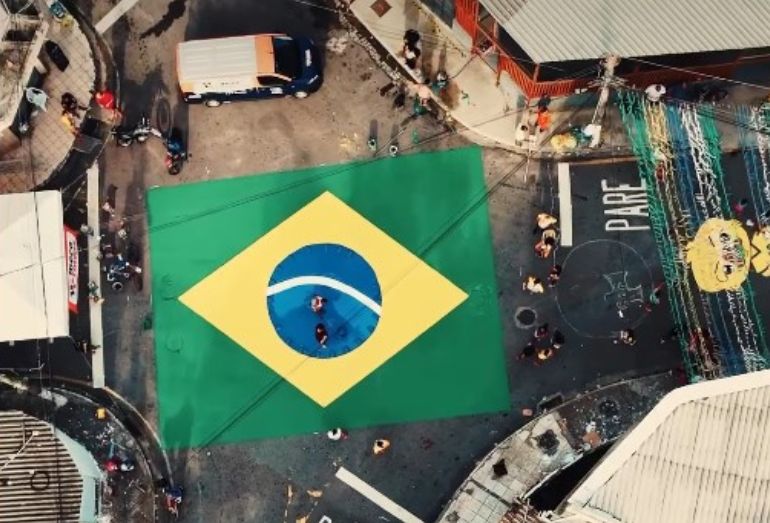 Concurso em Macaé visa resgatar tradição de enfeitar ruas durante a Copa do Mundo