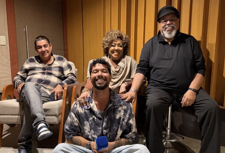 Dinho Junior invade bastidores do maior encontro do samba e fala com Alcione, Zeca Pagodinho e Jorge Aragão