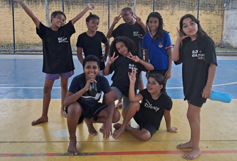 Parceria com o Estado leva aulas gratuitas de dança, música e teatro para Casimiro de Abreu