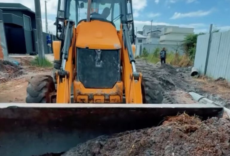Obras de drenagem avançam em 11 bairros e localidades de Rio das Ostras