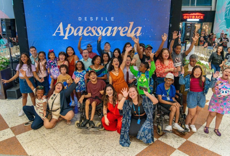 APAE Macaé ultrapassa os muros da instituição com desfile e Mostra de Talentos