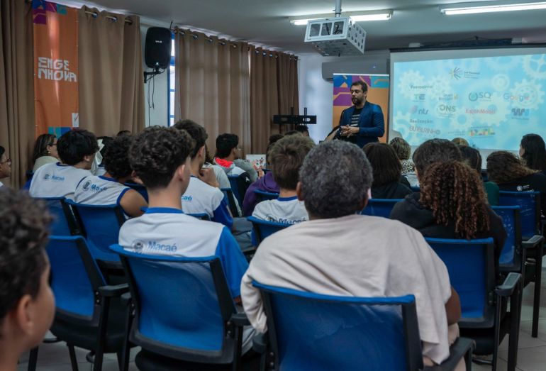 Escola de Lagomar em Macaé vai receber programa que une arte, tecnologia e robótica