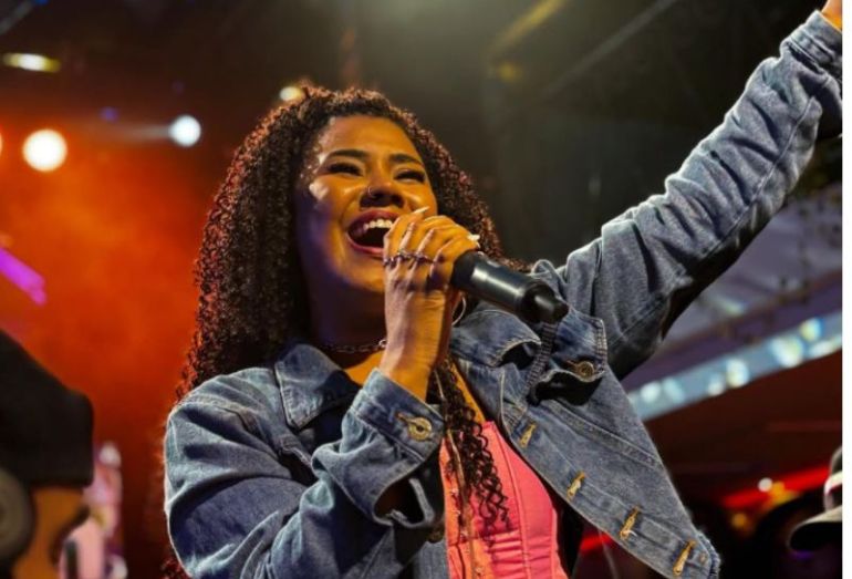 Artista de Macaé é candidata ao Estrelas da Casa e conta com votação do público