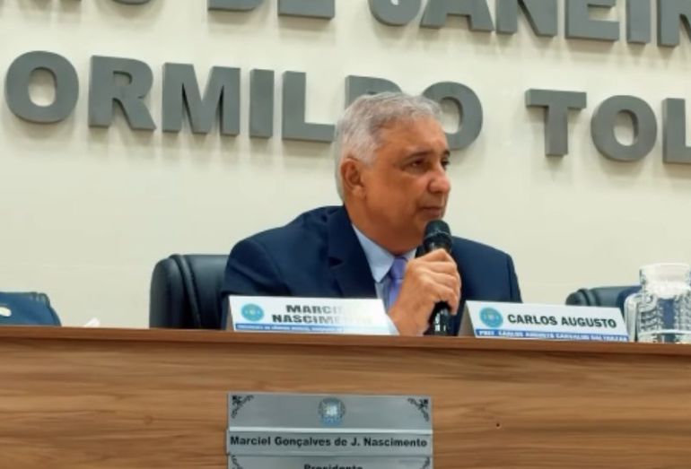 Câmara de Rio das Ostras tem sessão retorno após recesso com a presença do prefeito