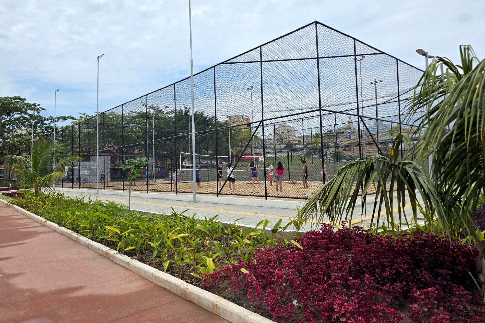 Craques do Futuro promove campeonato de vôlei de areia para jovens em Macaé
