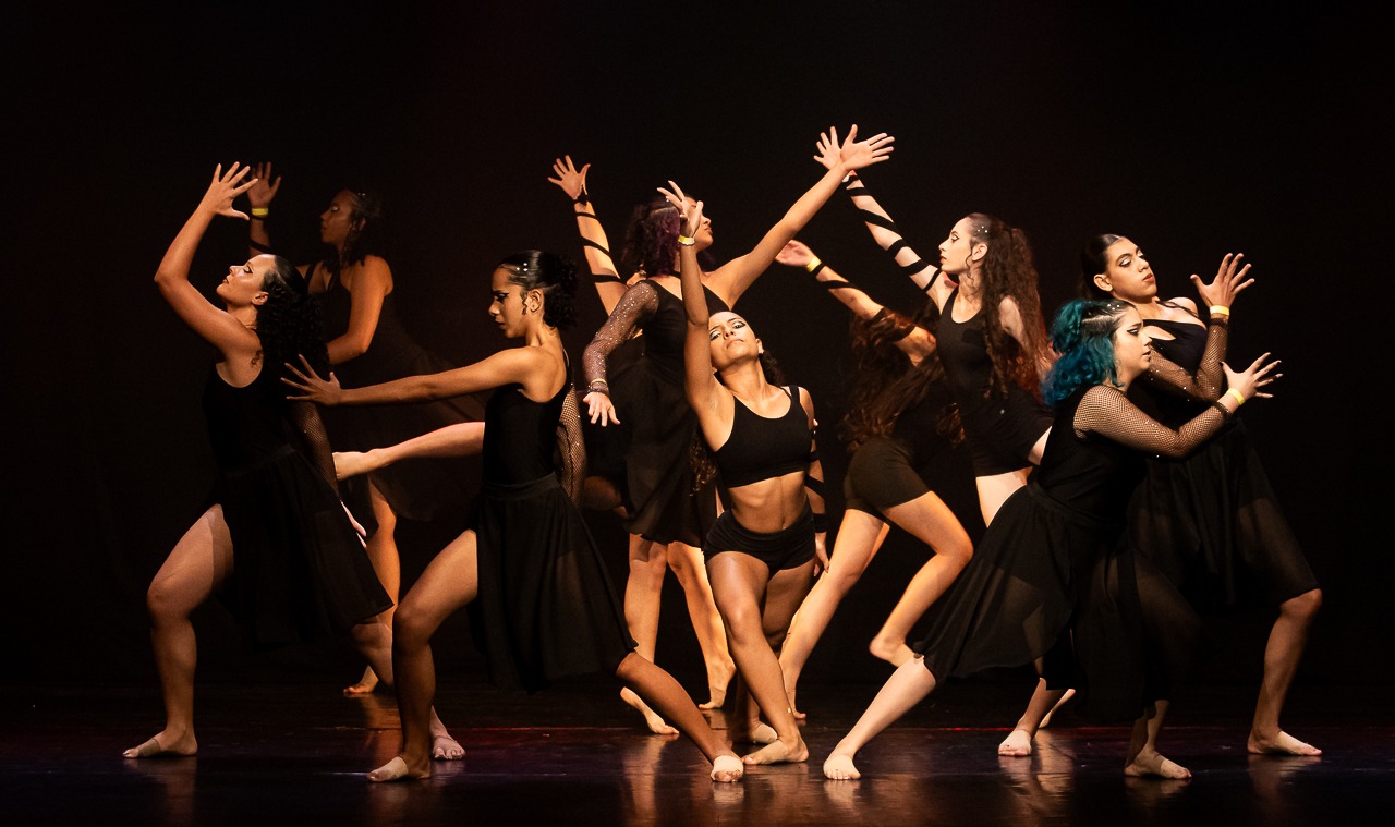 Quinta edição da Mostra de Dança Expressarte reúne mais de 200 bailarinos em Rio das Ostras