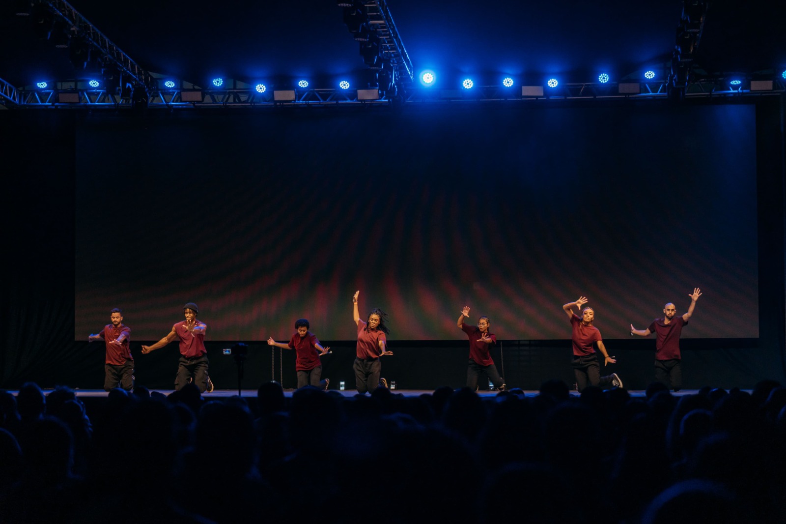 Macaé e Campos recebem projeto de dança que aborda violência e impactos das mídias digitais