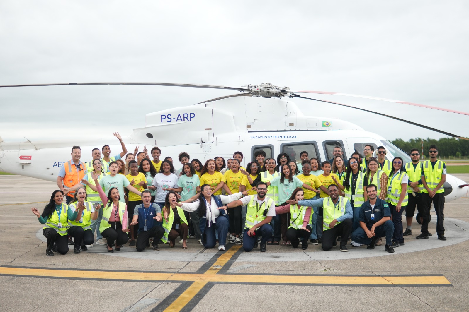 Alunos das Malvinas realizam o sonho de voar de helicóptero e ver Macaé do alto pela primeira vez